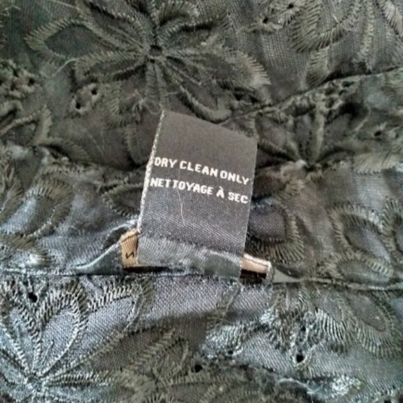 Black Floral Linen Lace Jacket with Front Pockets and Collar - Picture 14 of 15